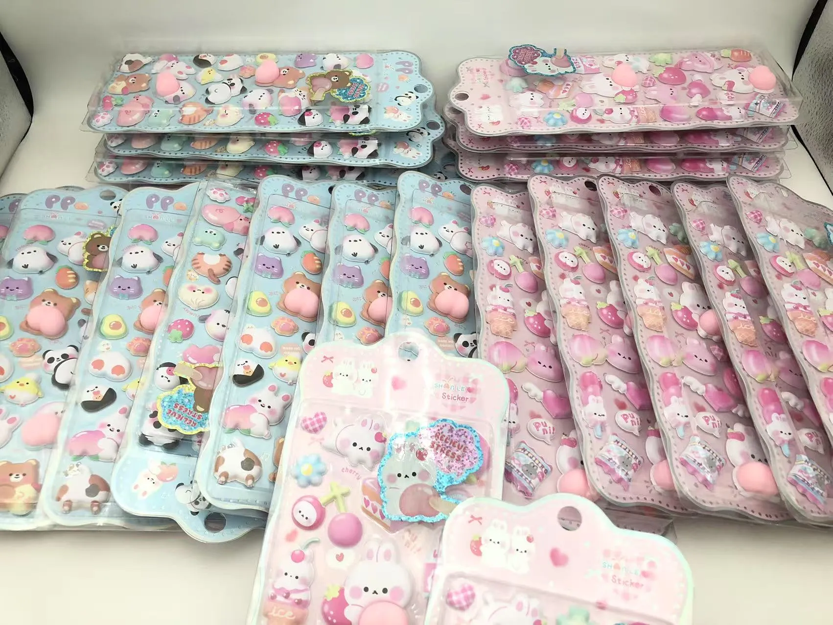 Одличне вести о налепницама за ублажавање стреса из ЈОЈО Пацка данас!