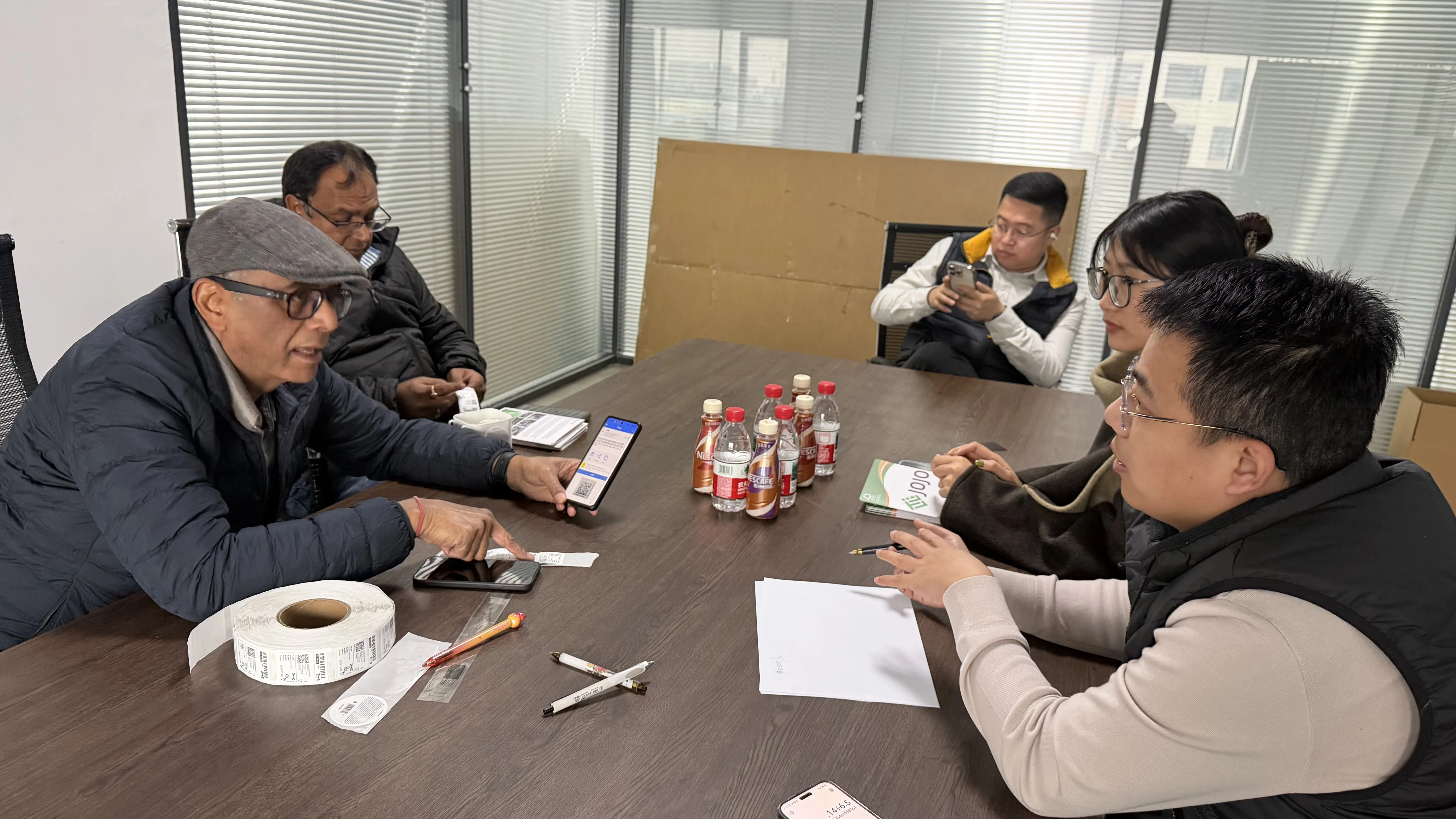 Срдачно добродошли купцима да посете нашу фабрику