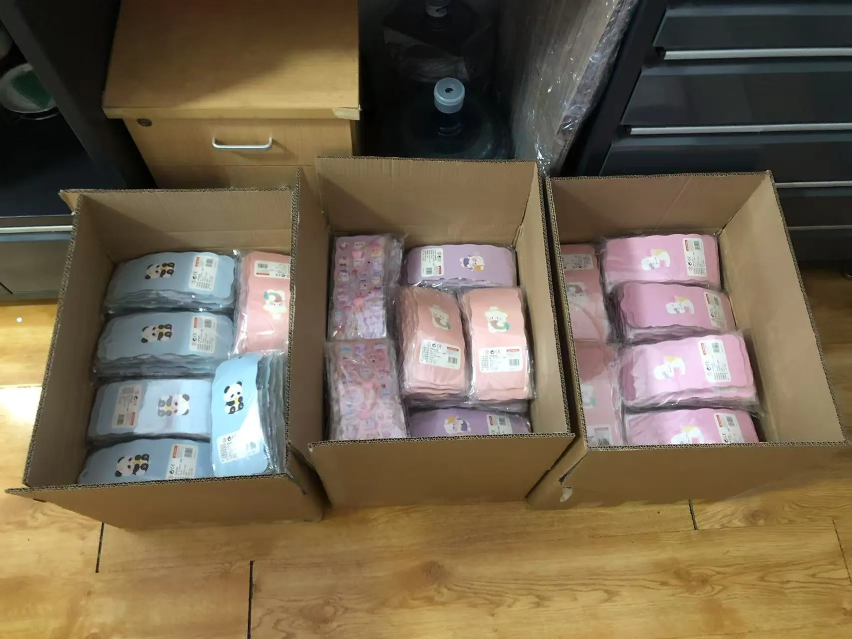 Да ли волите налепнице у облику задњице које се стисну?