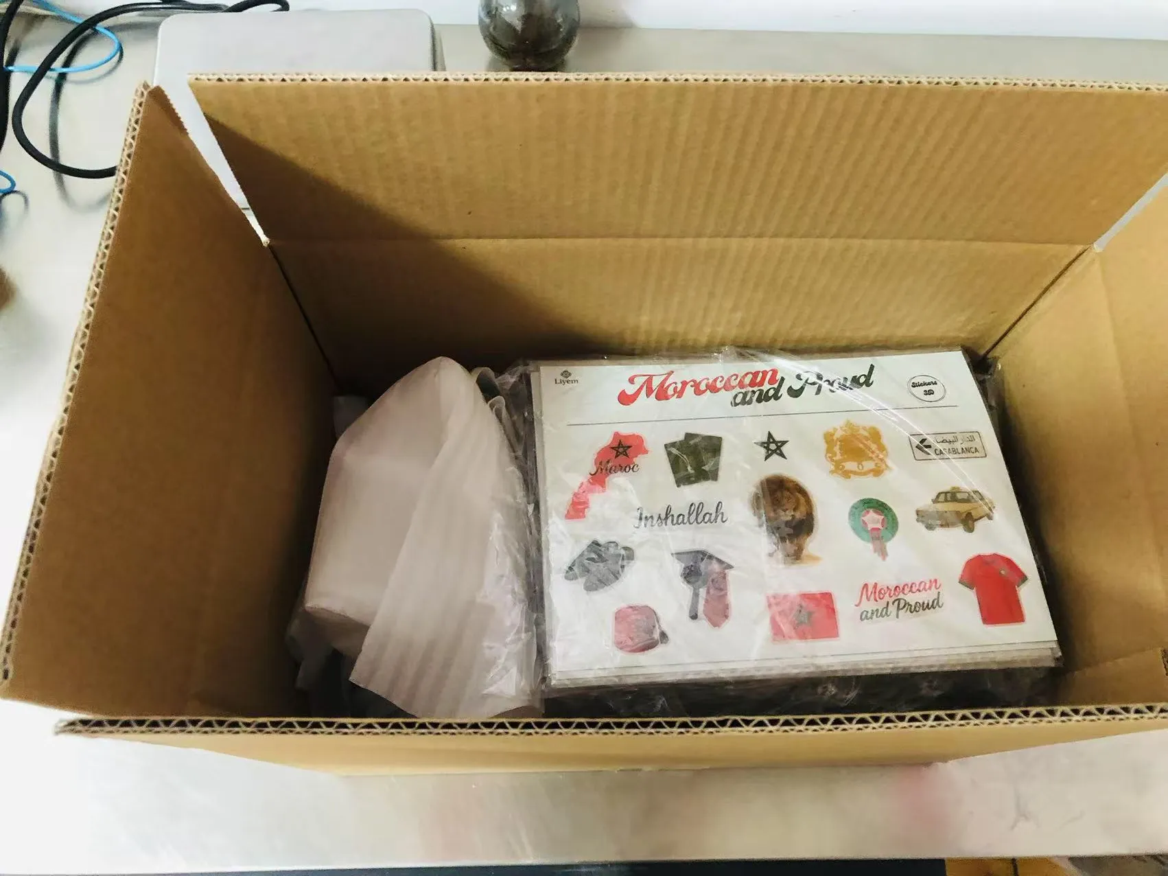 Купац је поново наручио налепнице од епоксидне смоле ЈОЈО Пацк